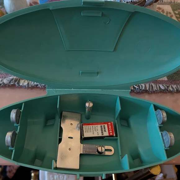 1960s Singer Buttonholer - Picture 2 of 11